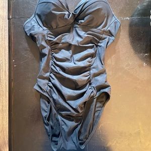 Medium one-piece Blabk swimsuit